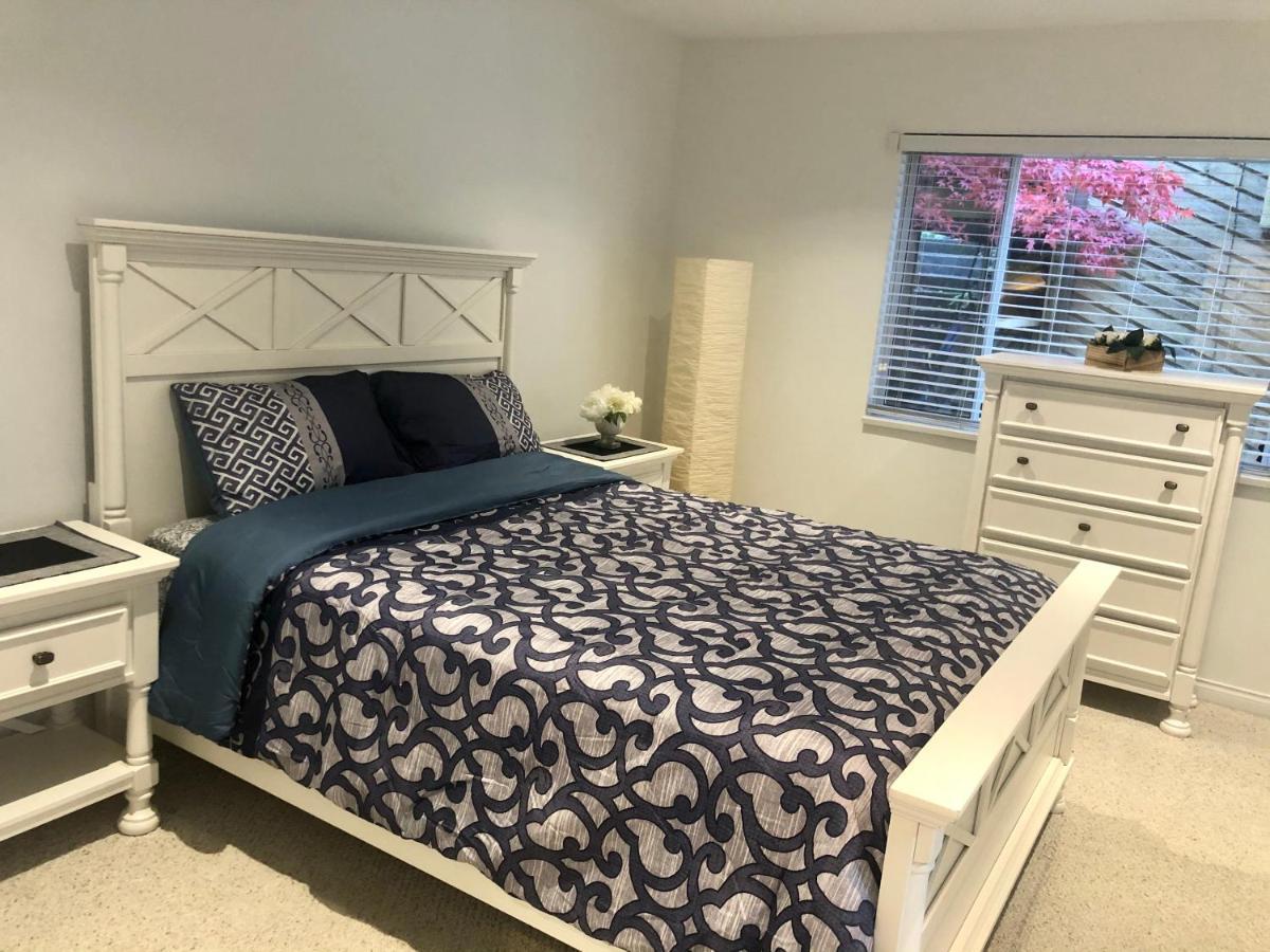 Beautiful Modern Suite North Vancouver Bagian luar foto