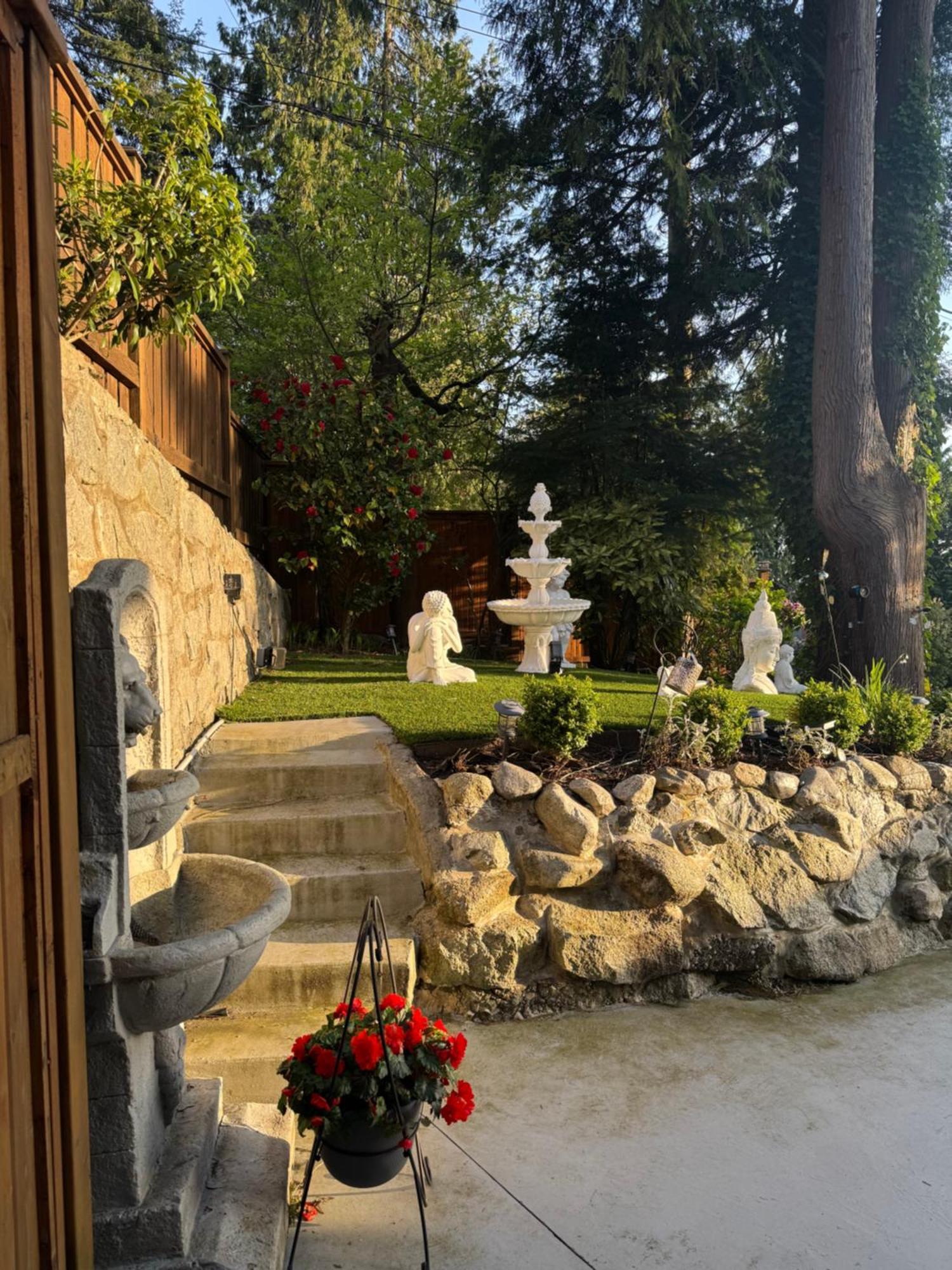 Beautiful Modern Suite North Vancouver Bagian luar foto