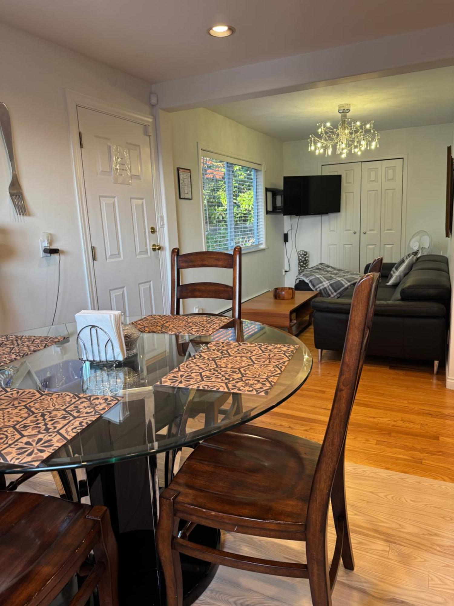 Beautiful Modern Suite North Vancouver Bagian luar foto